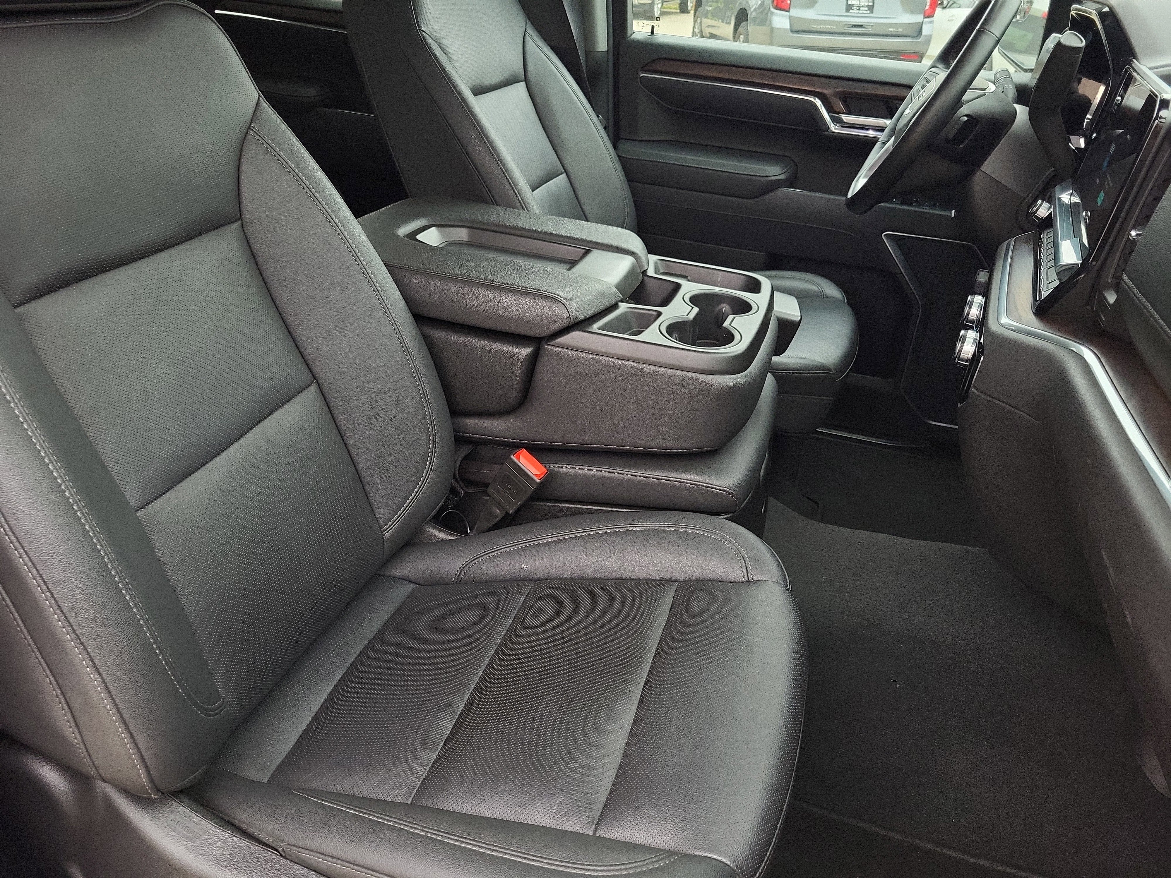 Used 2025 GMC Sierra 1500 SLT AWD/4WD image 11