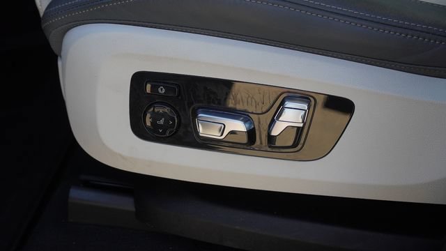Used 2024 BMW X7 xDrive40i w/ Executive Package AWD/4WD image 22