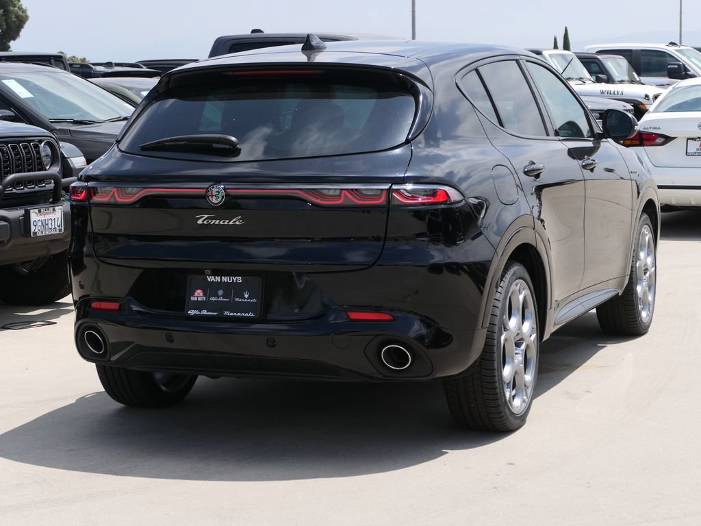 Used 2025 Alfa Romeo Tonale w/ Premium Package AWD/4WD image 4
