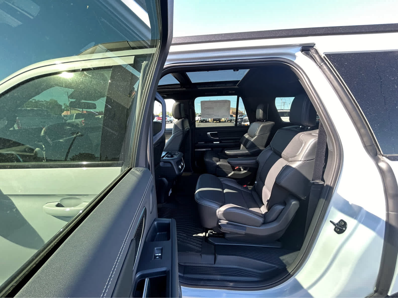 New 2025 Ford Expedition Max Platinum w/ Stealth Performance Package image 16