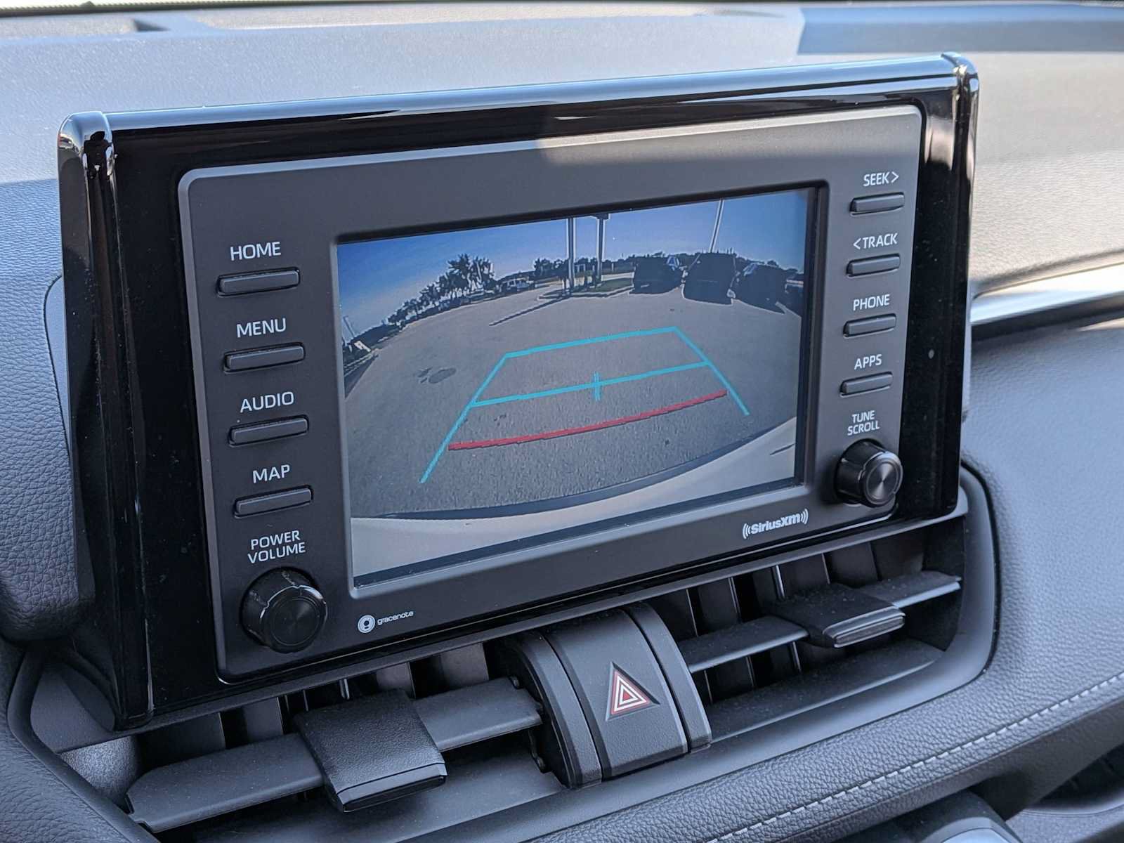 Used 2020 Toyota RAV4 XLE AWD/4WD image 28