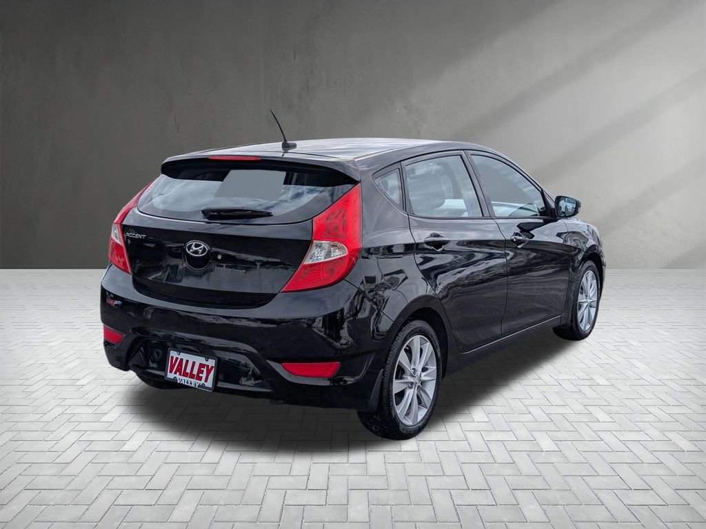 Used 2013 Hyundai Accent SE image 7