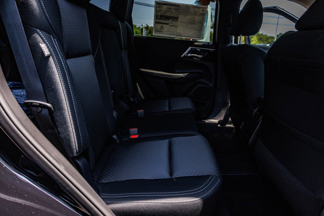 New 2025 Mitsubishi Outlander ES image 19