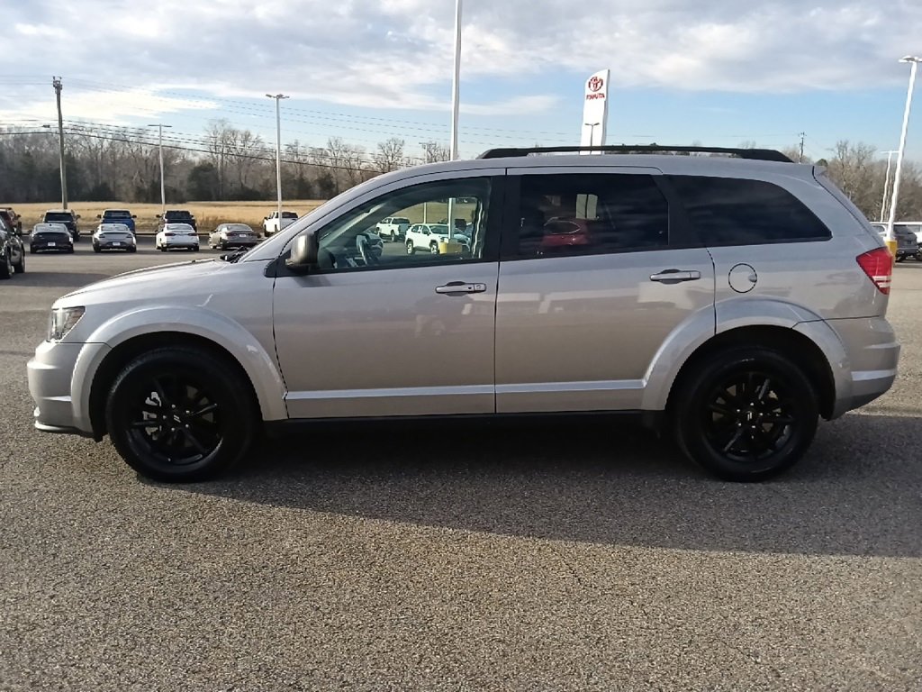 Used 2020 Dodge Journey SE w/ SE Popular Equipment Group image 6