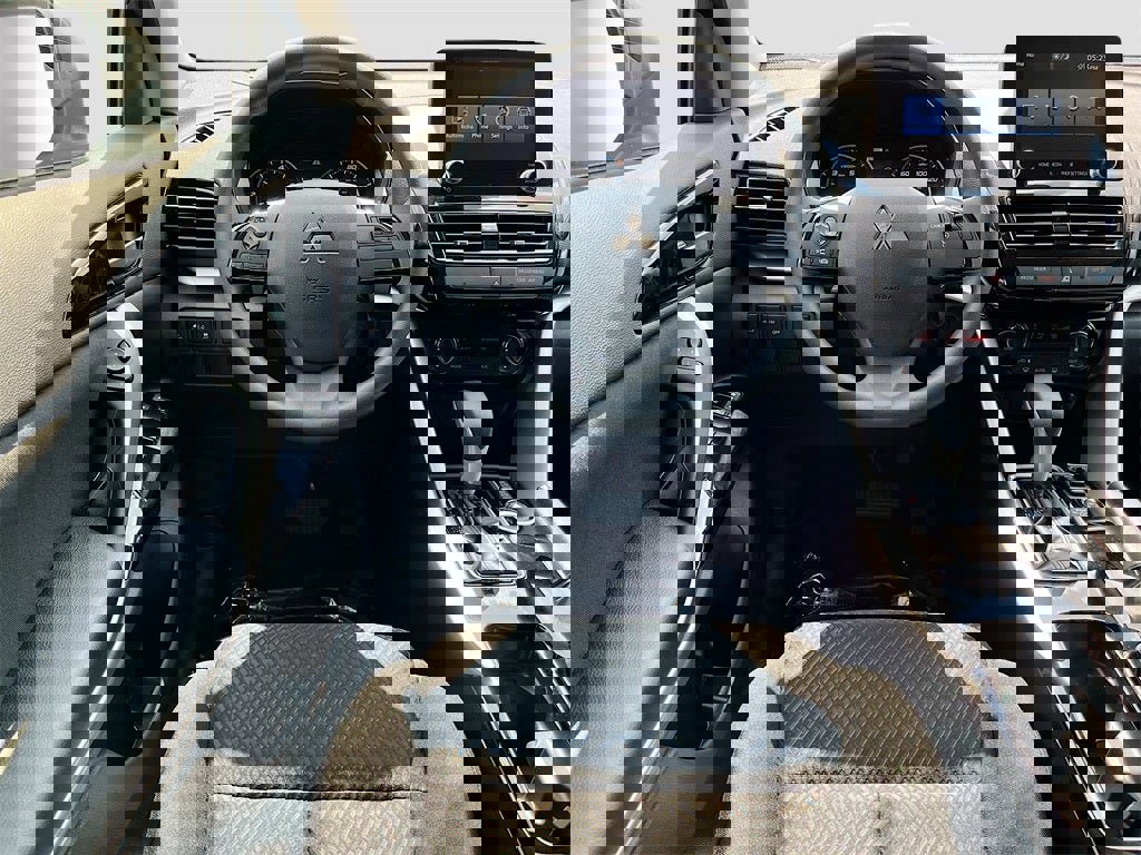 New 2025 Mitsubishi Eclipse Cross LE image 21