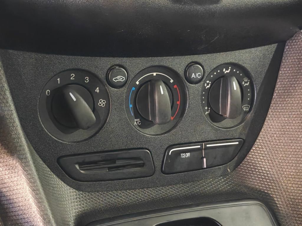 Used 2015 Ford Transit Connect XL image 7