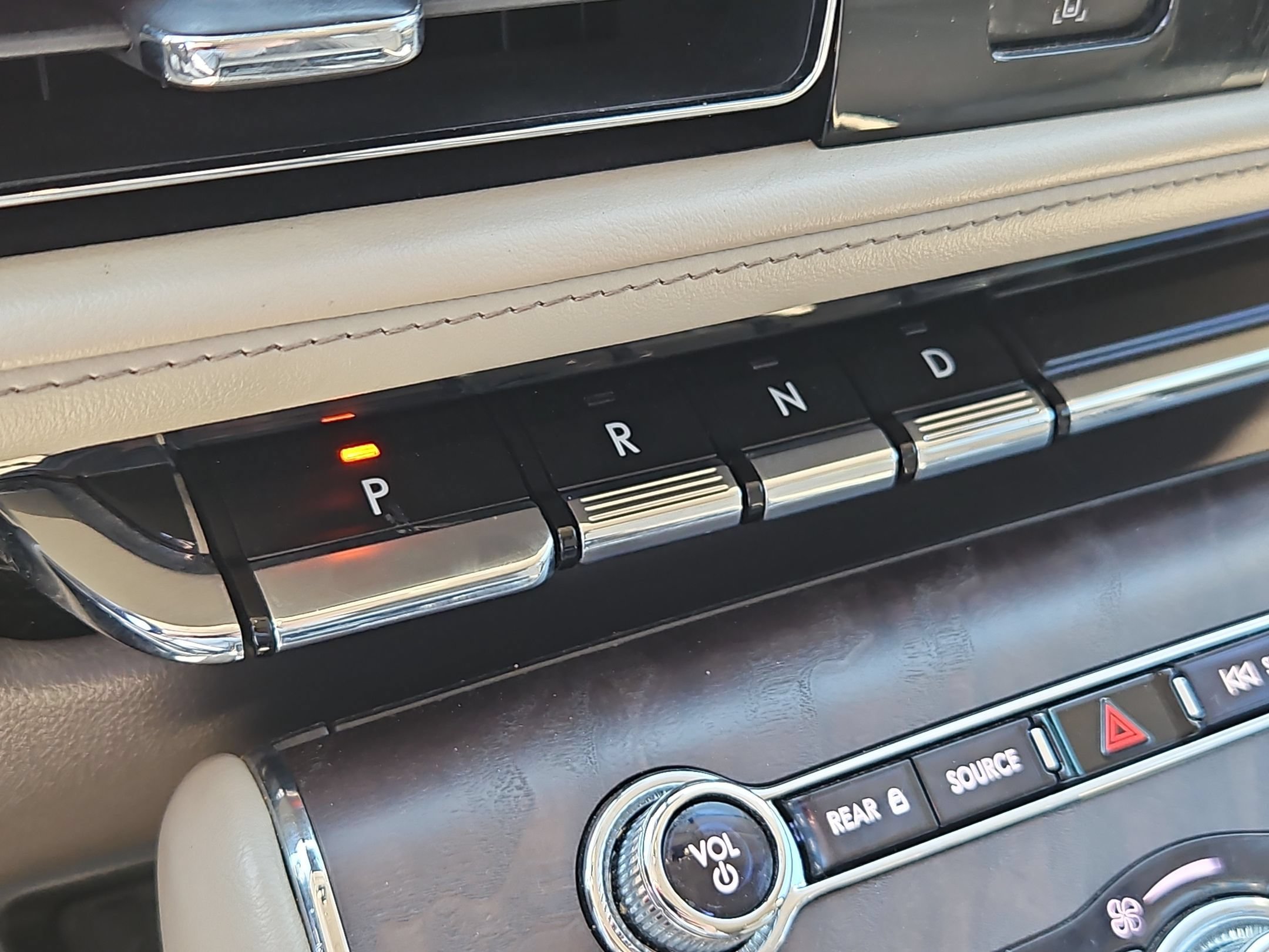 Used 2020 Lincoln Aviator Reserve RWD image 17