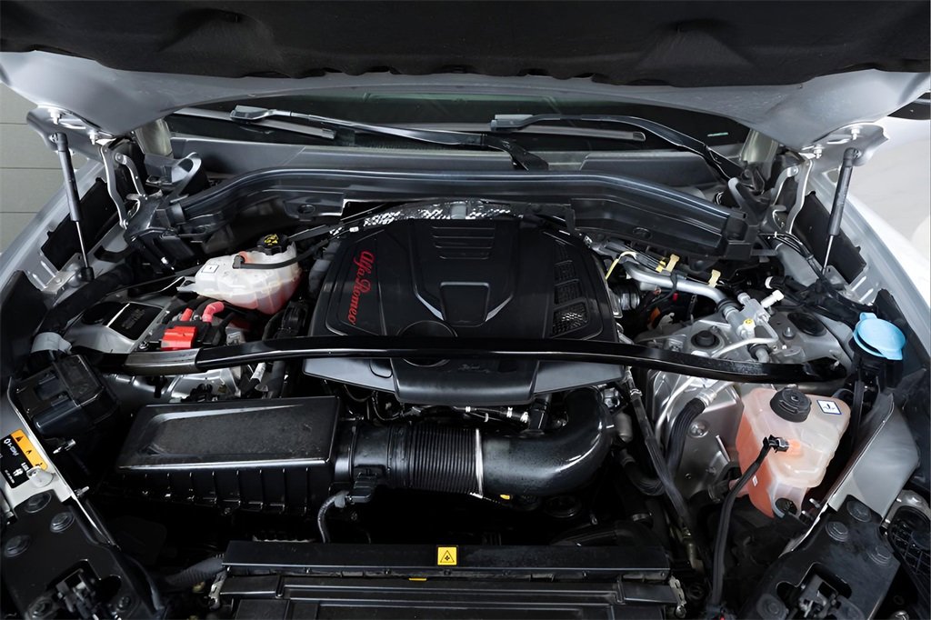 Used 2021 Alfa Romeo Stelvio Sprint w/ Nero Edizione image 19