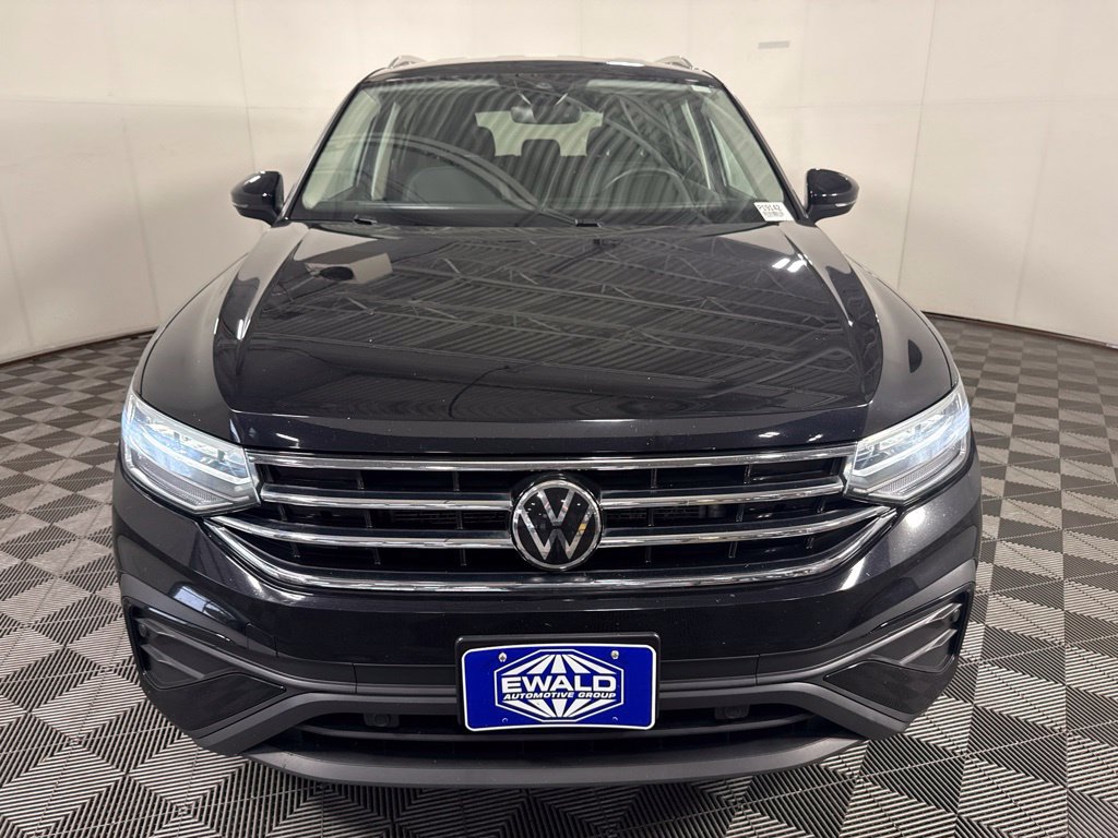 Used 2023 Volkswagen Tiguan SE AWD/4WD image 4