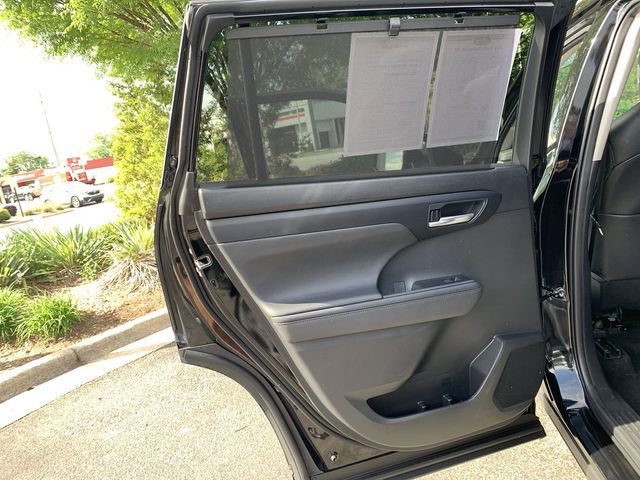 Used 2023 Toyota Highlander XLE image 15