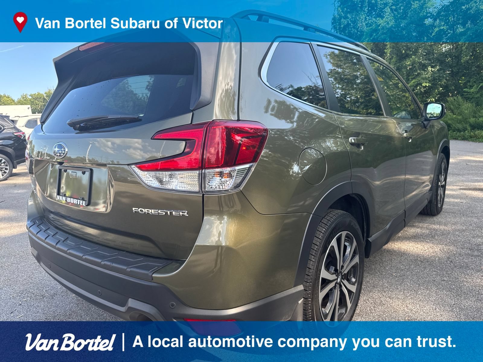 Used 2023 Subaru Forester Limited AWD/4WD image 6