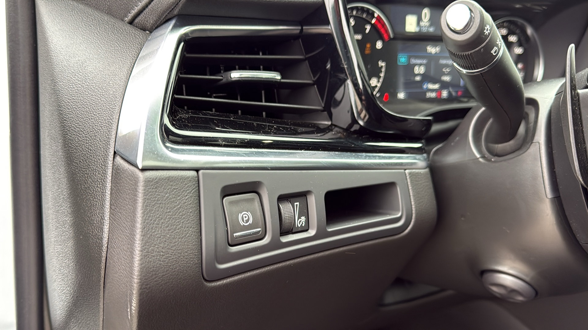 New 2025 Cadillac XT6 Premium Luxury image 13