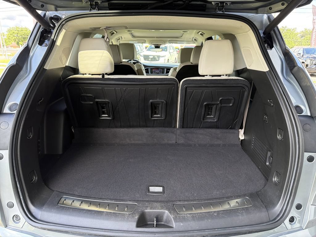 Certified 2023 Buick Enclave Avenir w/ Avenir Technology Package FWD image 11
