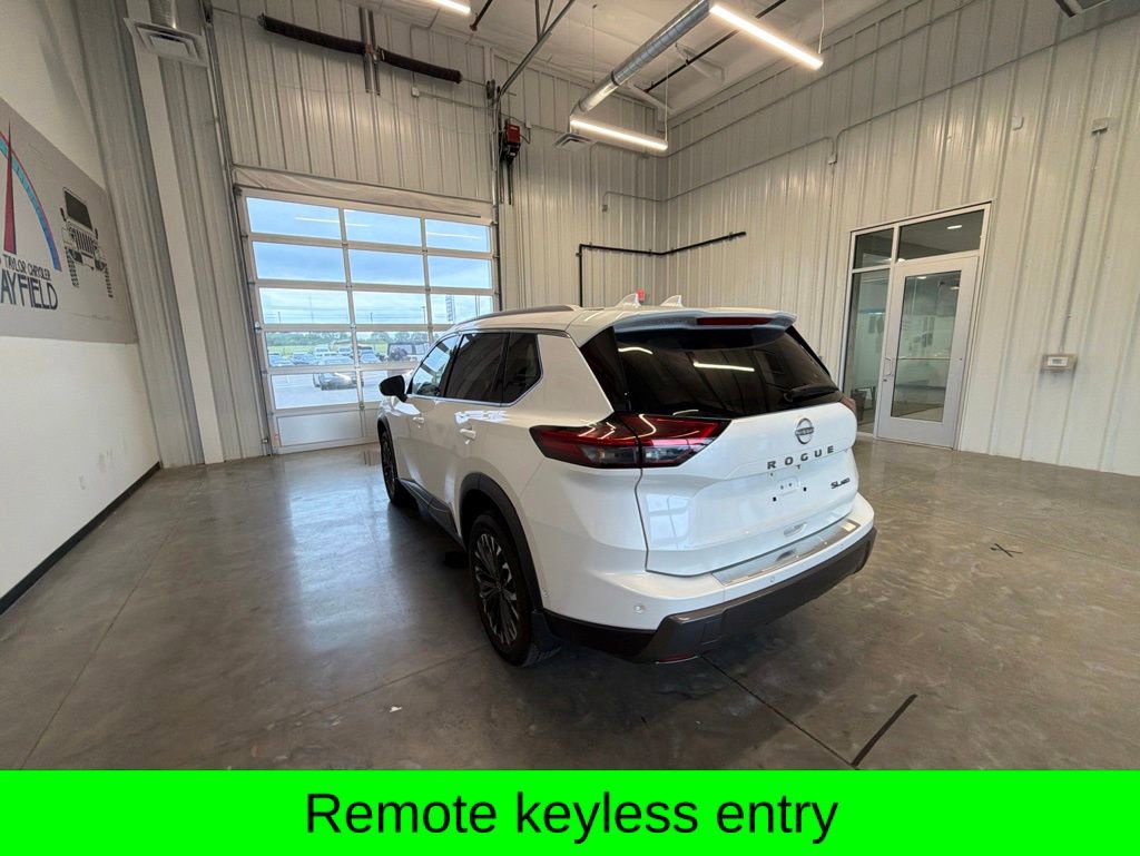Used 2025 Nissan Rogue SL w/ Tech Package AWD/4WD image 7