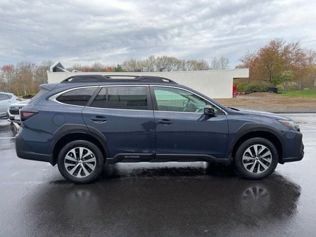 Used 2023 Subaru Outback Premium AWD/4WD image 4