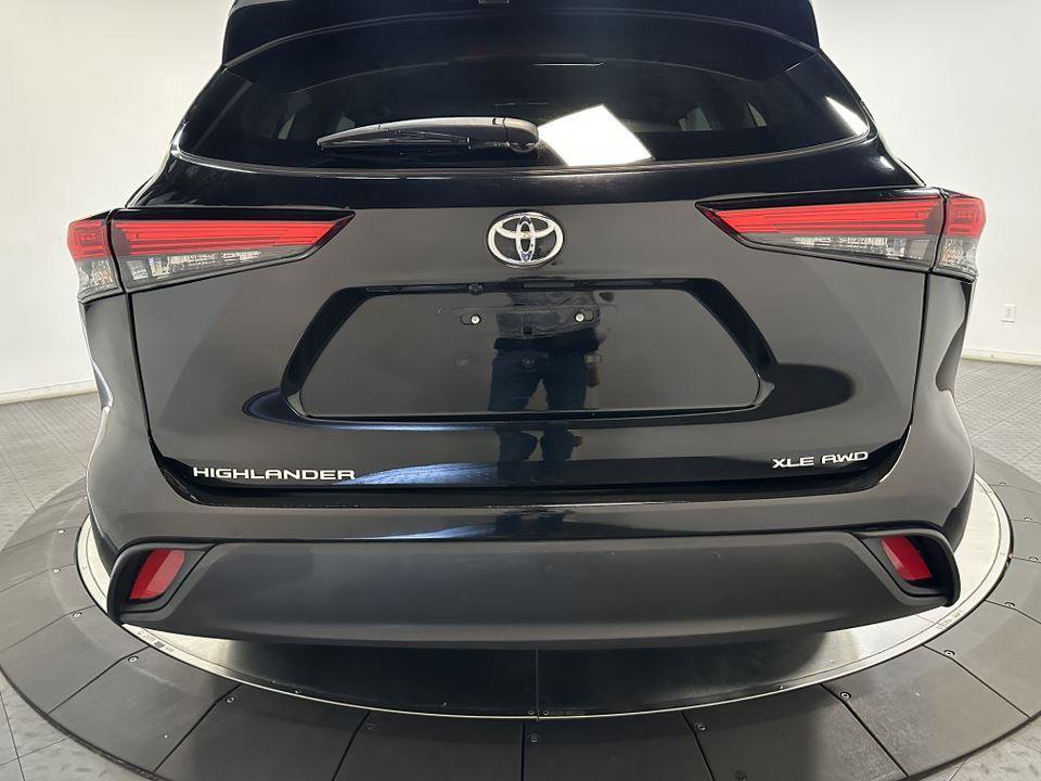 Certified 2022 Toyota Highlander XLE image 12