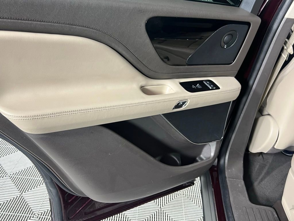 Used 2023 Lincoln Aviator Reserve w/ Equipment Group 201A image 31