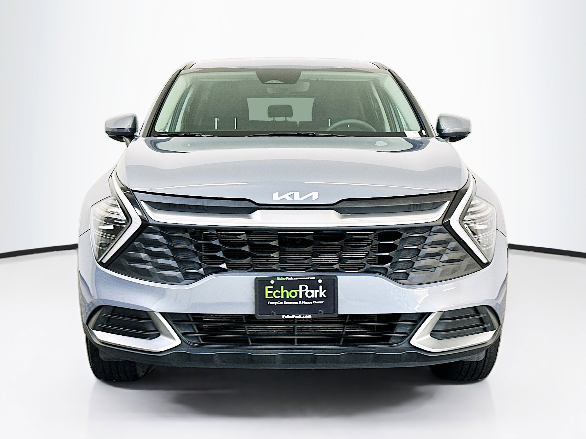 Used 2025 Kia Sportage LX image 2