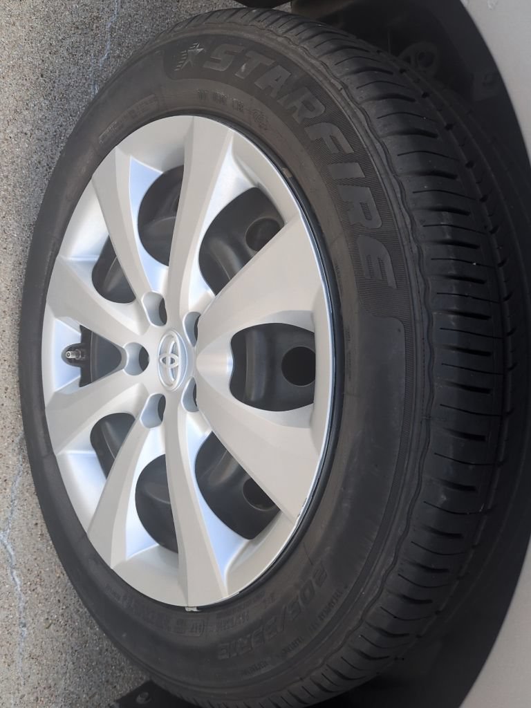 Used 2022 Toyota Corolla LE FWD image 23