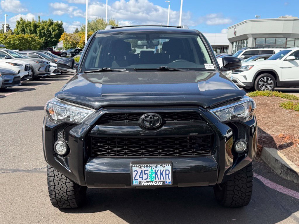 Used 2018 Toyota 4Runner SR5 AWD/4WD image 3
