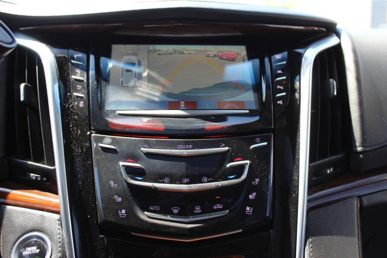 Used 2018 Cadillac Escalade ESV Luxury AWD/4WD image 20
