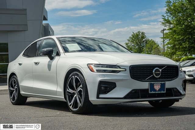 Used 2025 Volvo S60 B5 Plus image 1