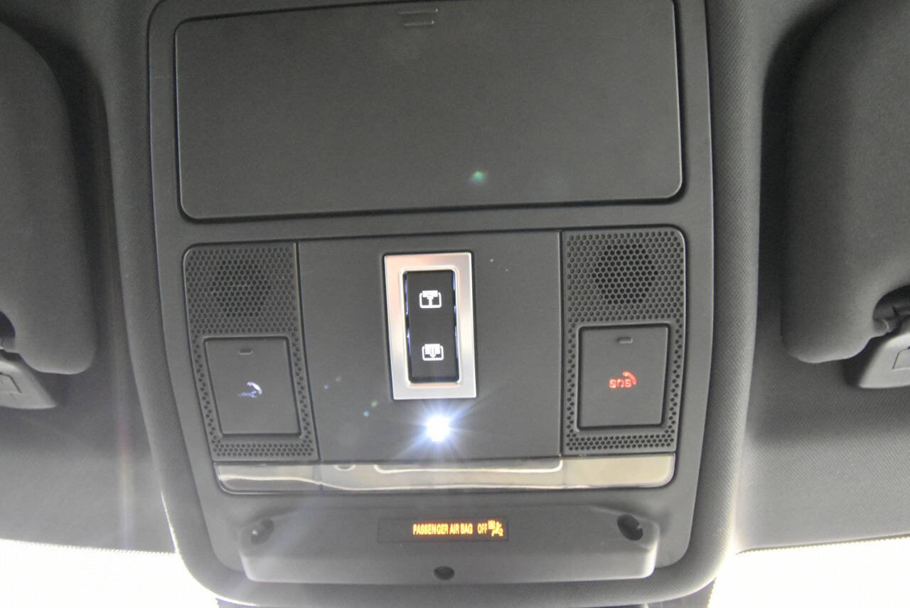 Used 2020 Land Rover Range Rover Evoque SE AWD/4WD image 33