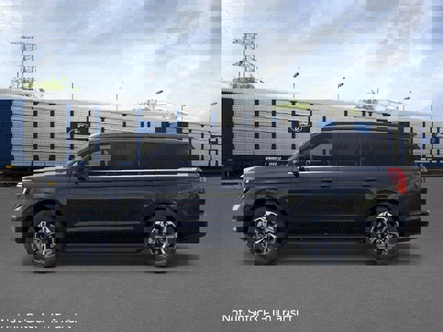 New 2026 Ford Expedition Active image 3