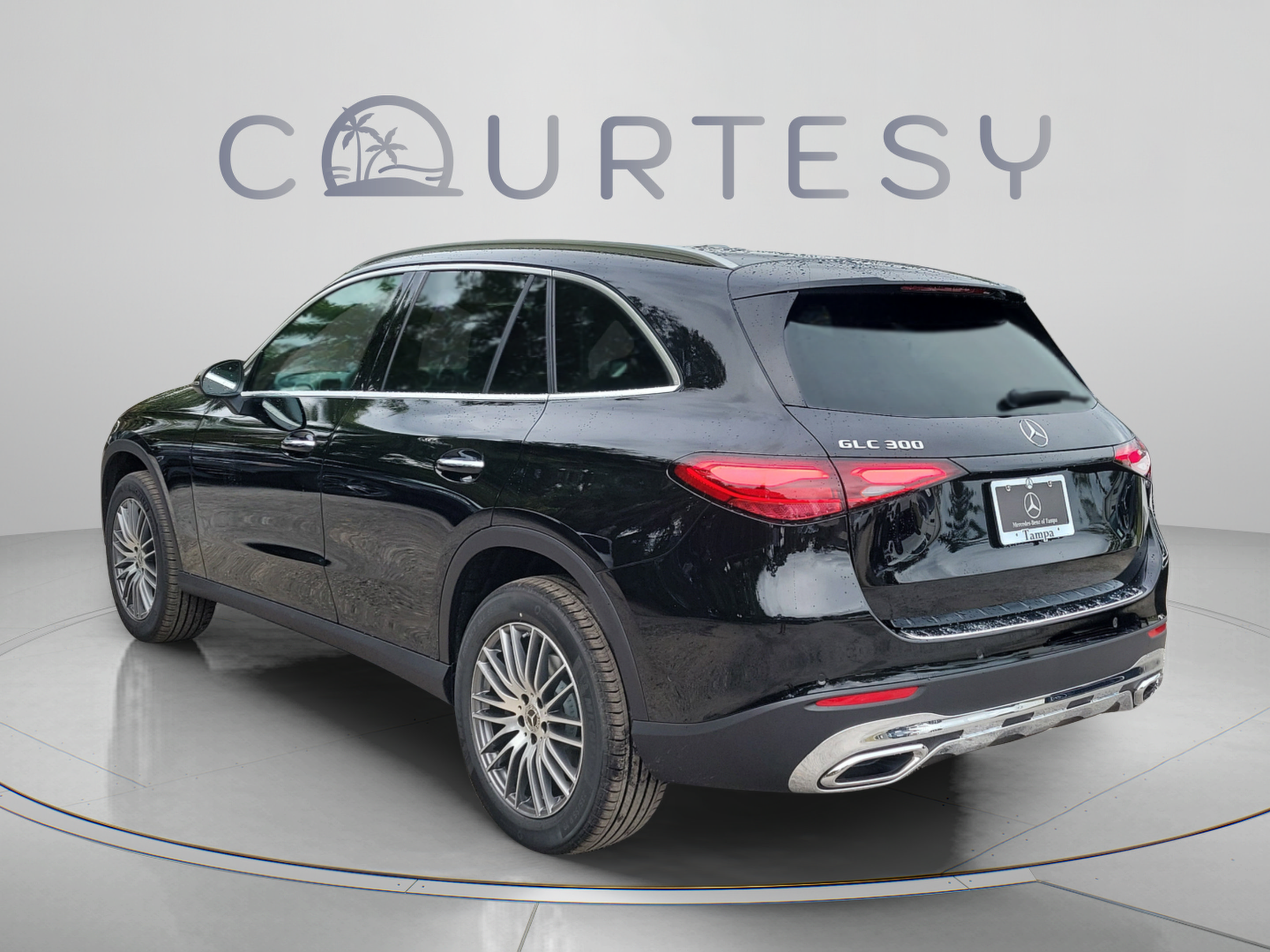 Certified 2026 Mercedes-Benz GLC 300 image 2