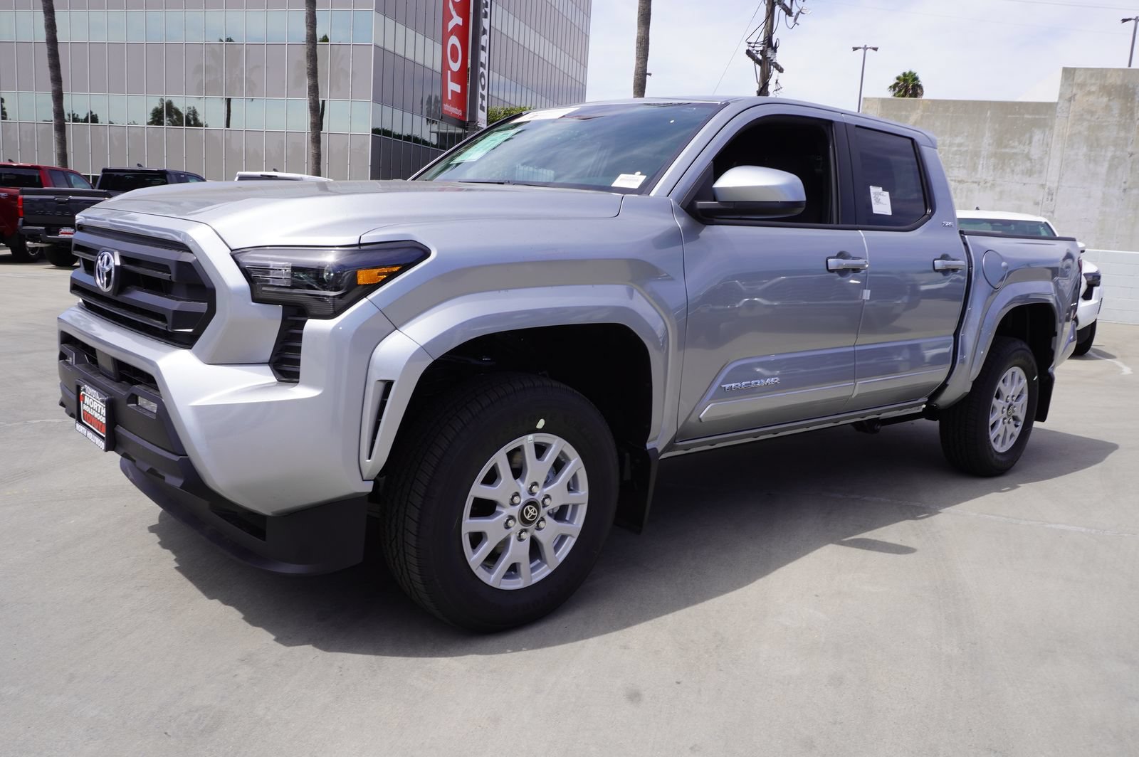 Certified 2026 Toyota Tacoma SR5 AWD/4WD image 4