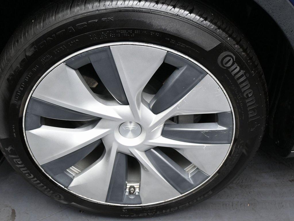 Used 2021 Tesla Model Y Long Range image 40