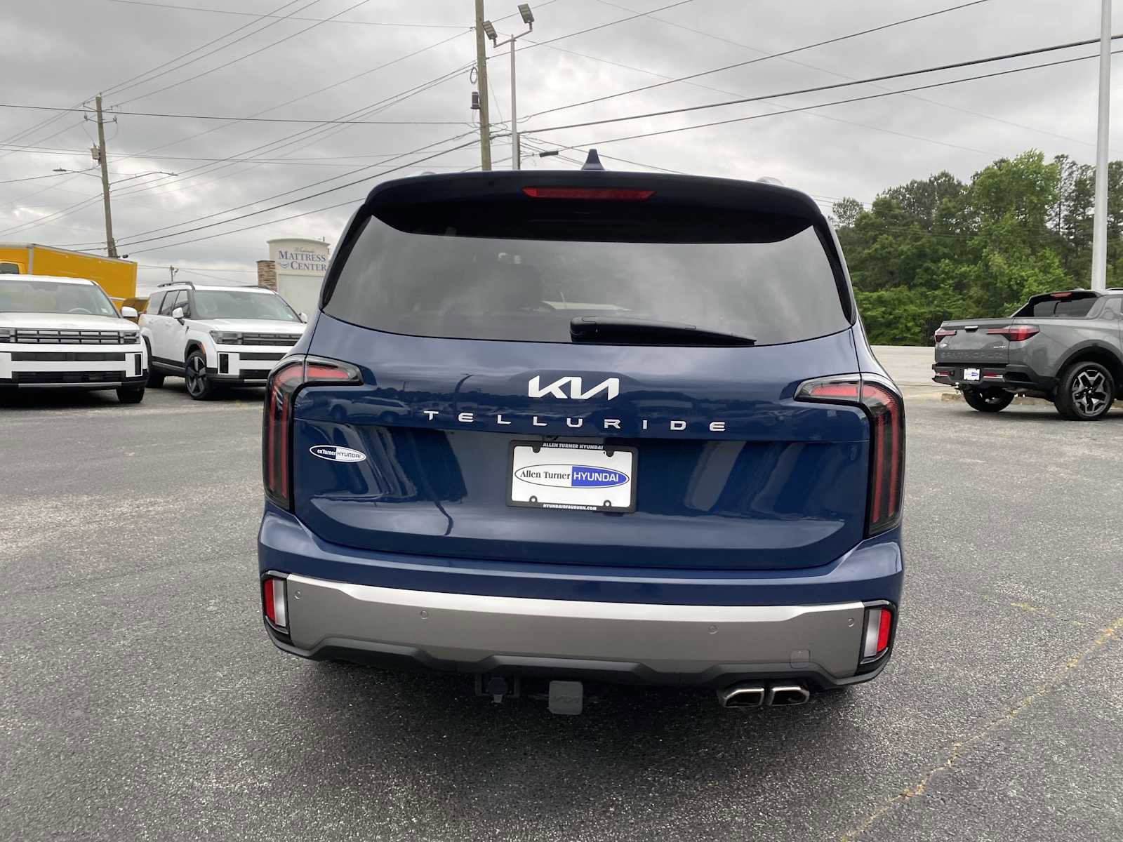 Used 2025 Kia Telluride EX w/ EX Captain's Chair Package FWD image 5