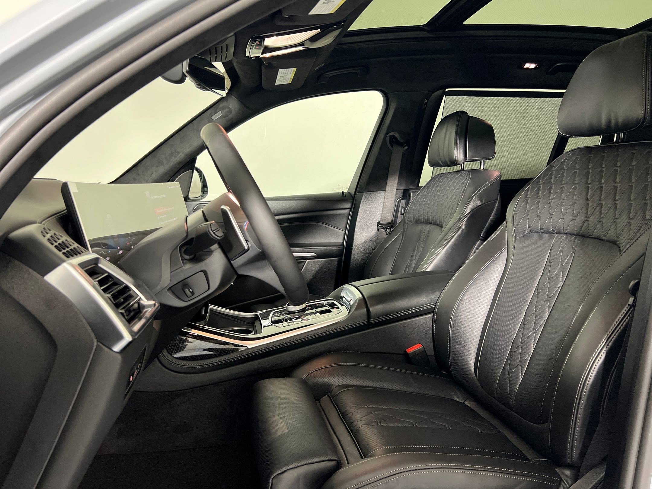 New 2026 BMW X7 M60i image 5