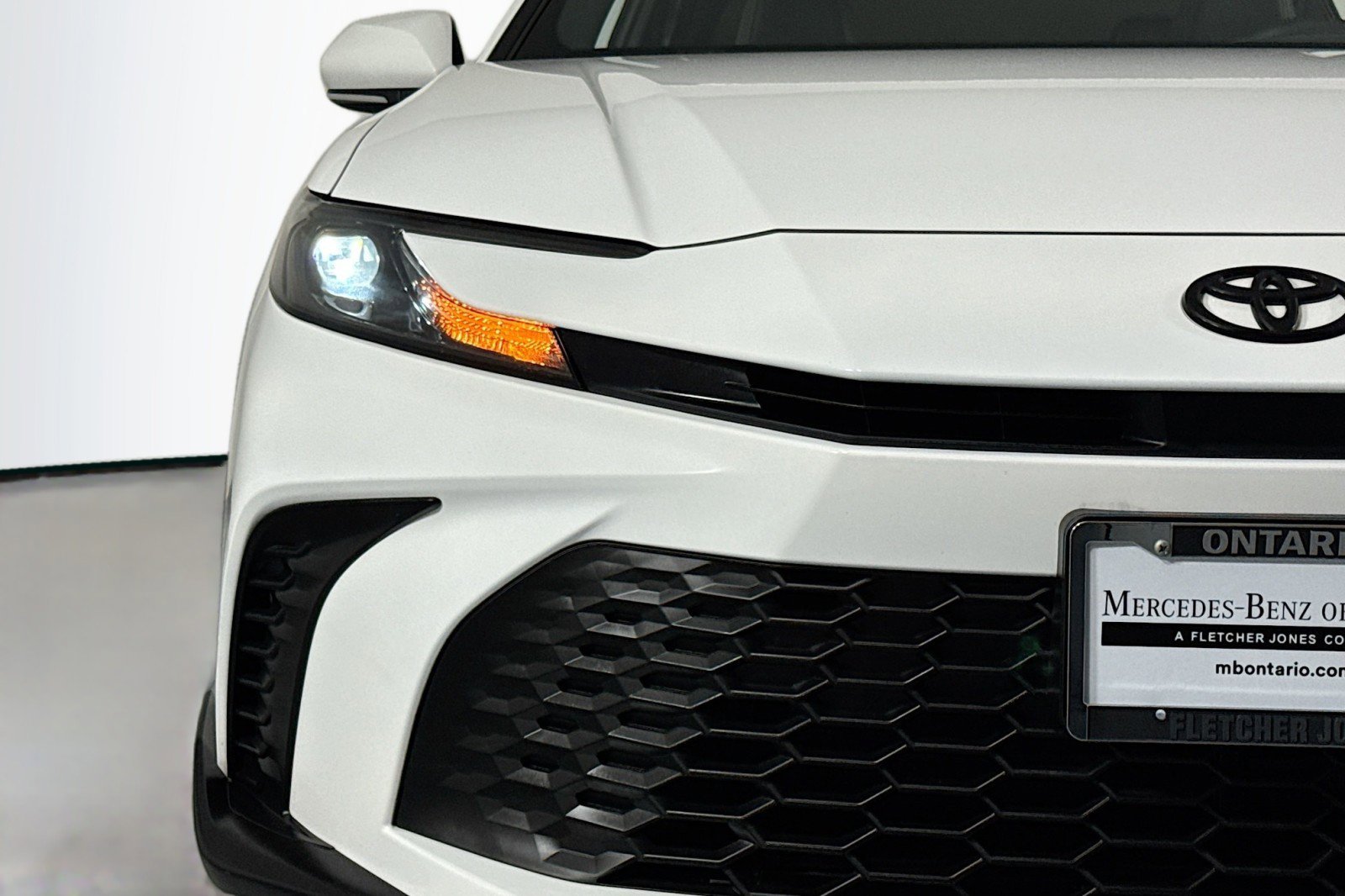 Used 2025 Toyota Camry SE w/ Convenience Package image 13