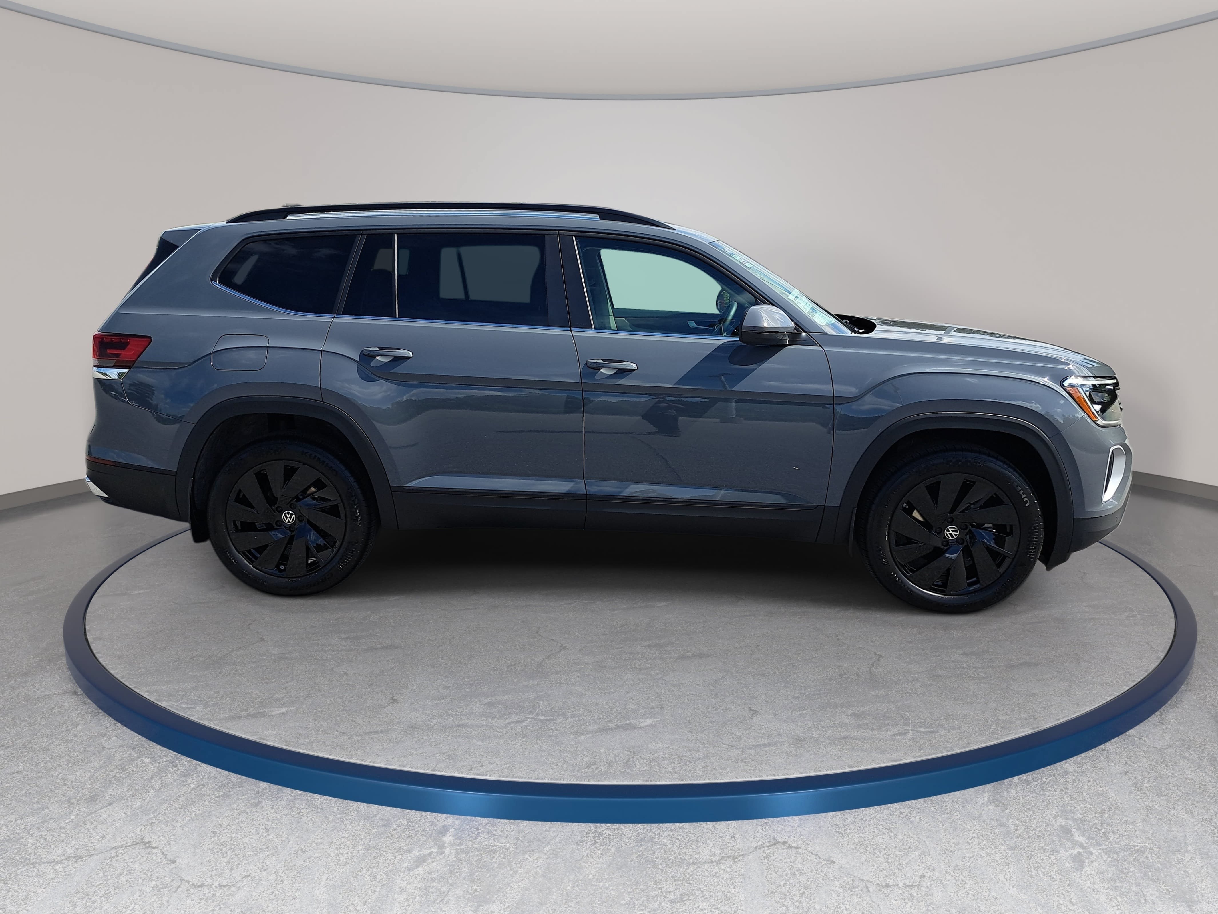 New 2026 Volkswagen Atlas SE FWD image 4