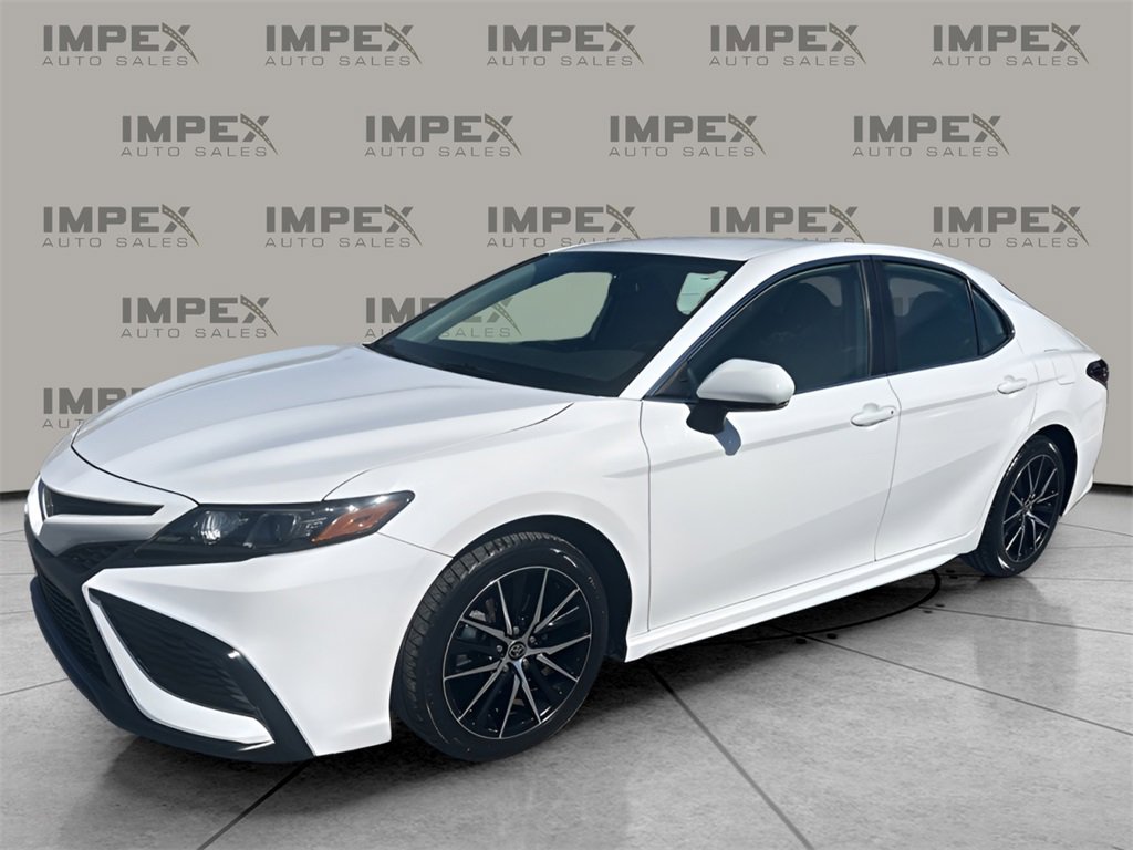 Used 2024 Toyota Camry SE