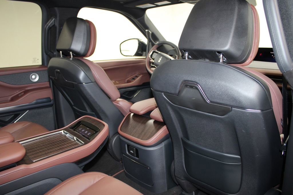 New 2026 Lincoln Navigator L Reserve AWD/4WD image 37