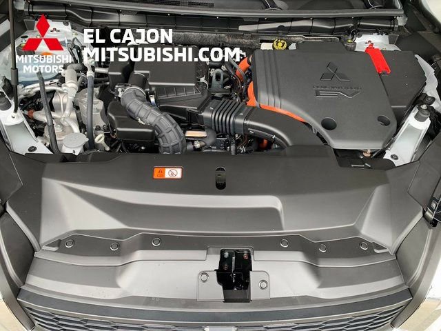 New 2025 Mitsubishi Outlander SE image 24