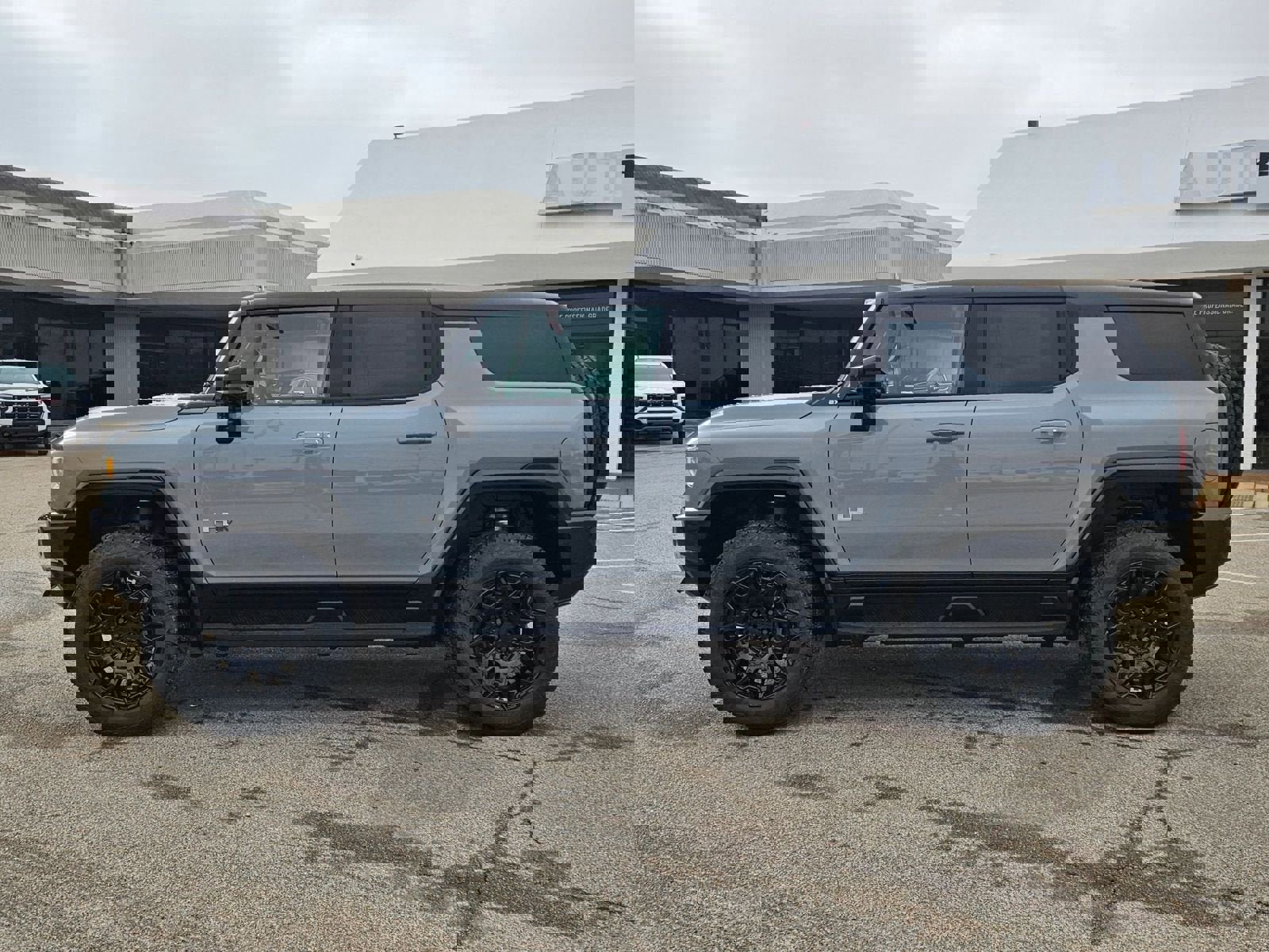 New 2026 GMC Hummer EV SUV image 2
