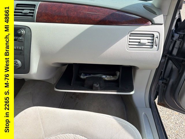 Used 2008 Buick Lucerne CX FWD image 25
