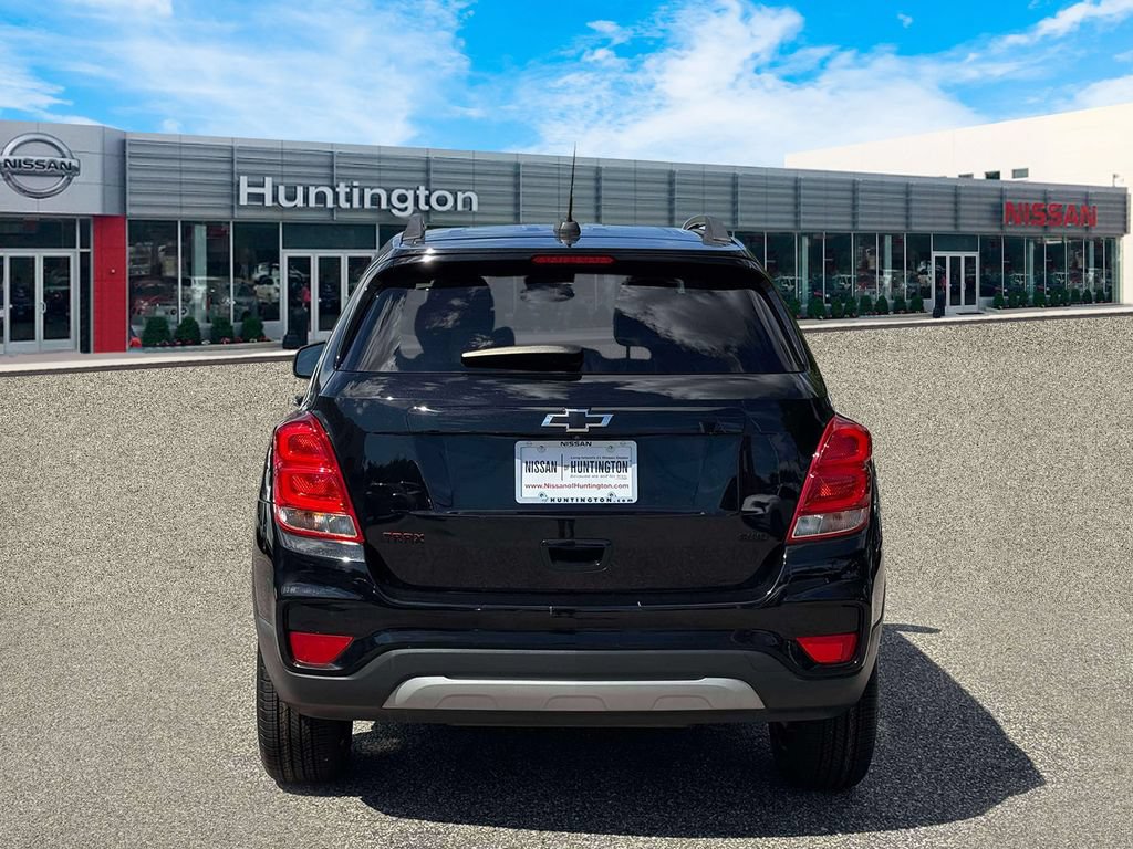 Used 2018 Chevrolet Trax LT w/ Redline Edition AWD/4WD image 7