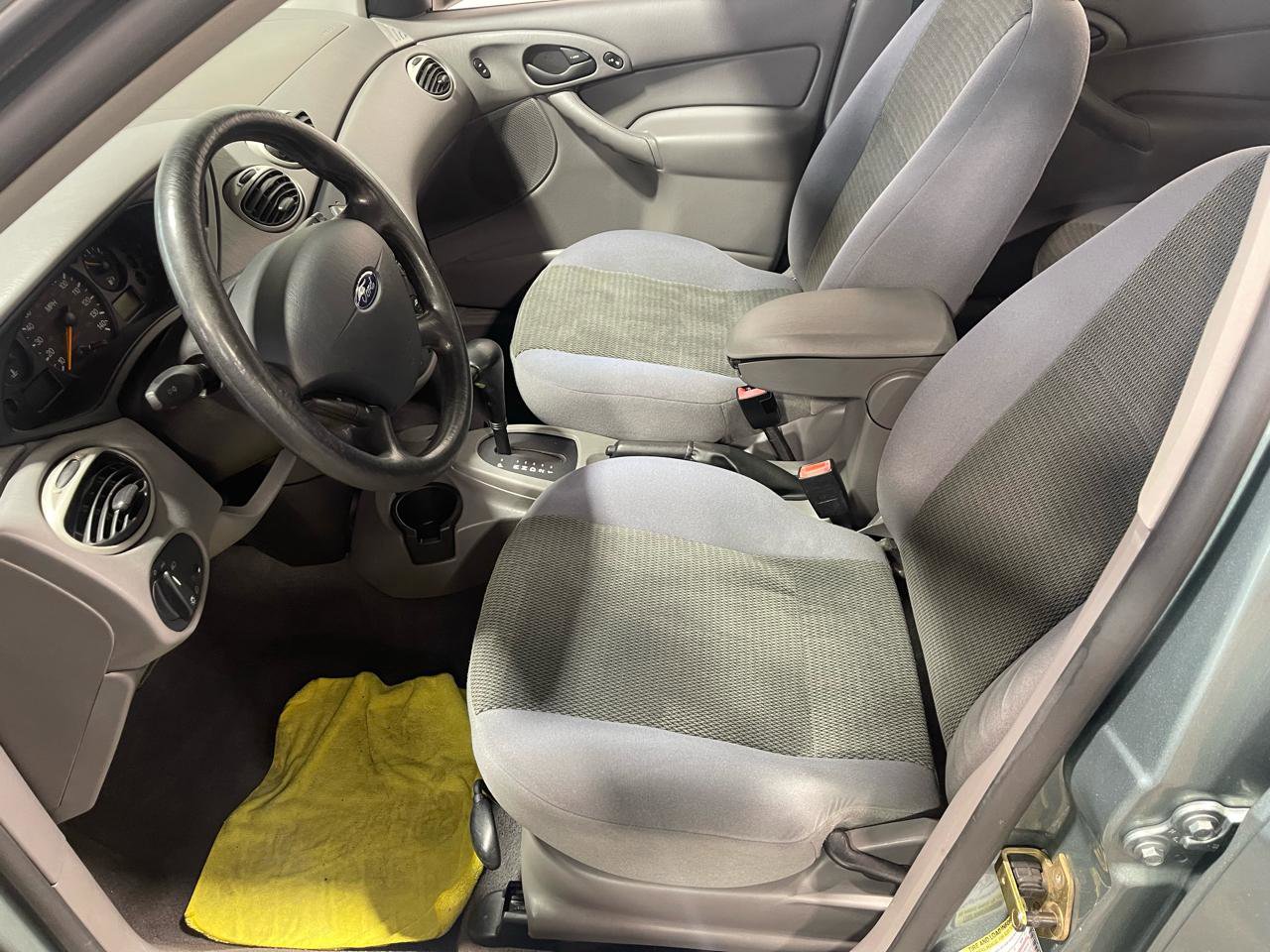 Used 2004 Ford Focus SE FWD image 22