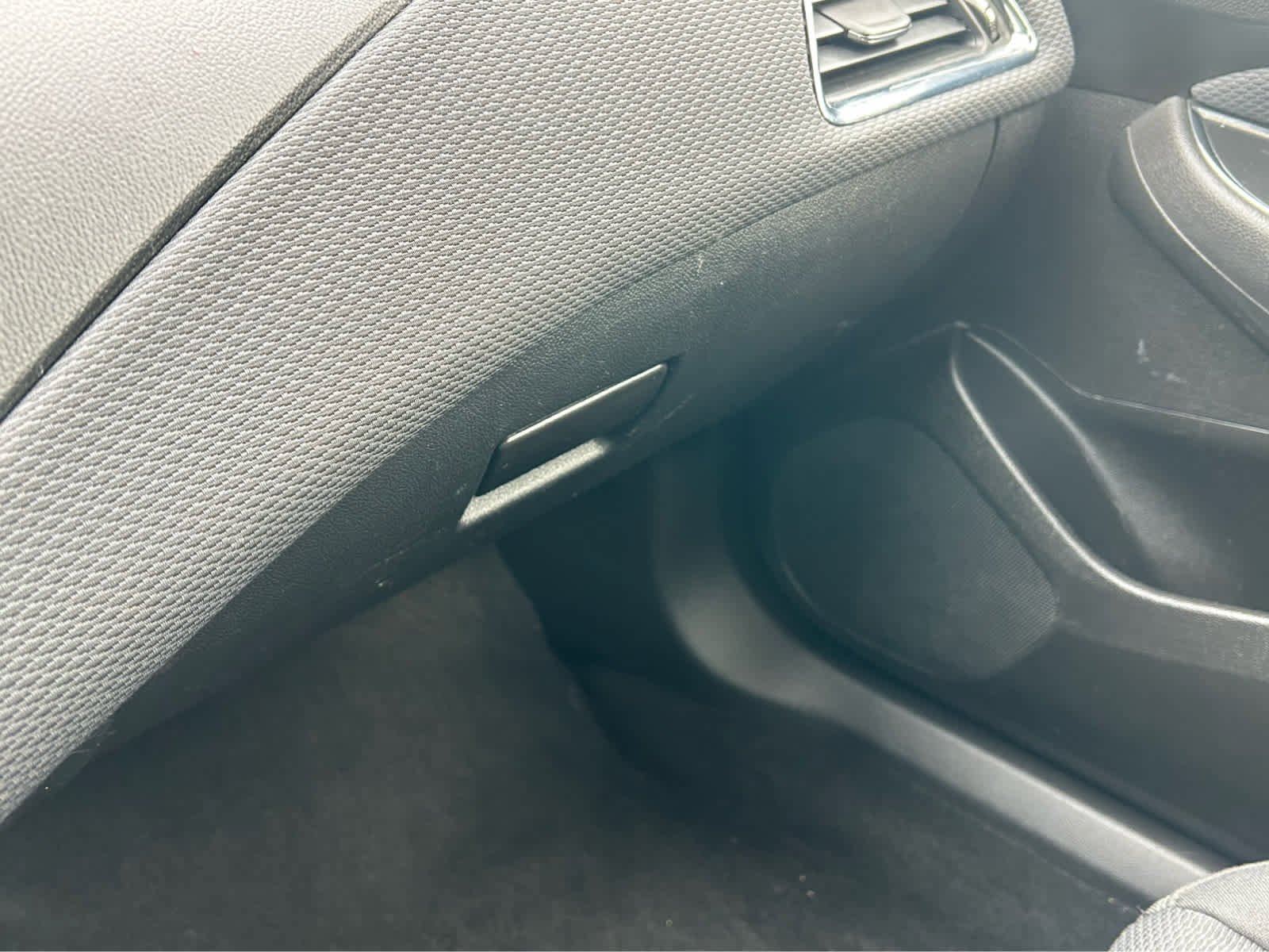 Used 2018 Chevrolet Cruze LT w/ Convenience Package FWD image 34