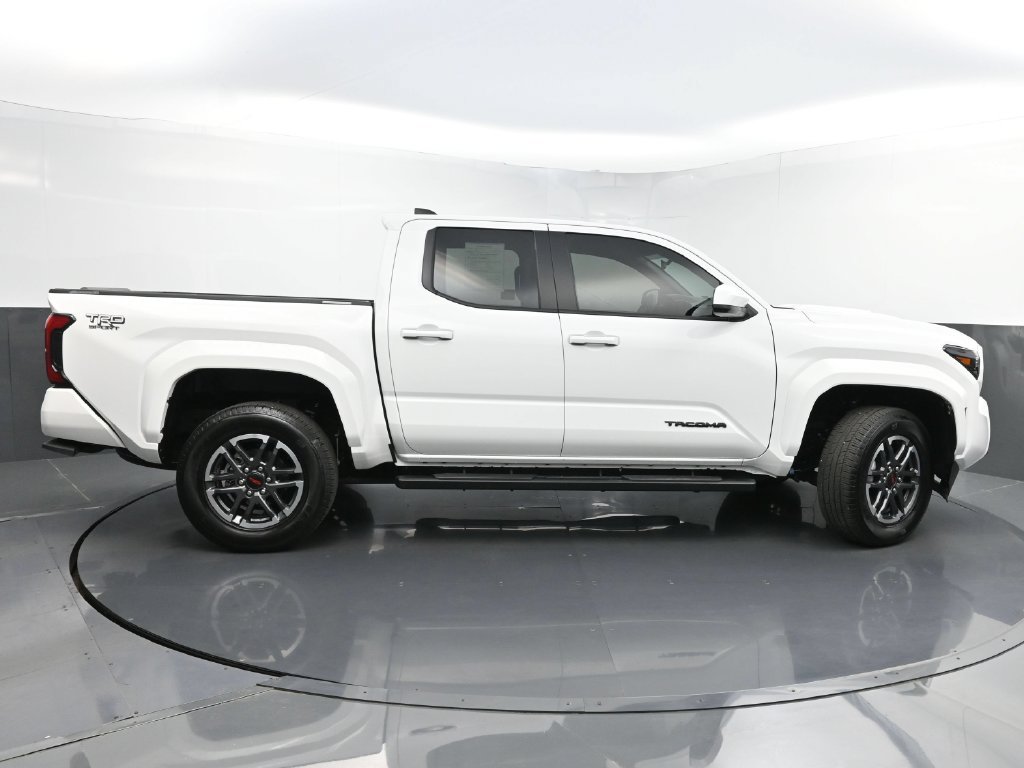 Used 2024 Toyota Tacoma TRD Sport AWD/4WD image 41