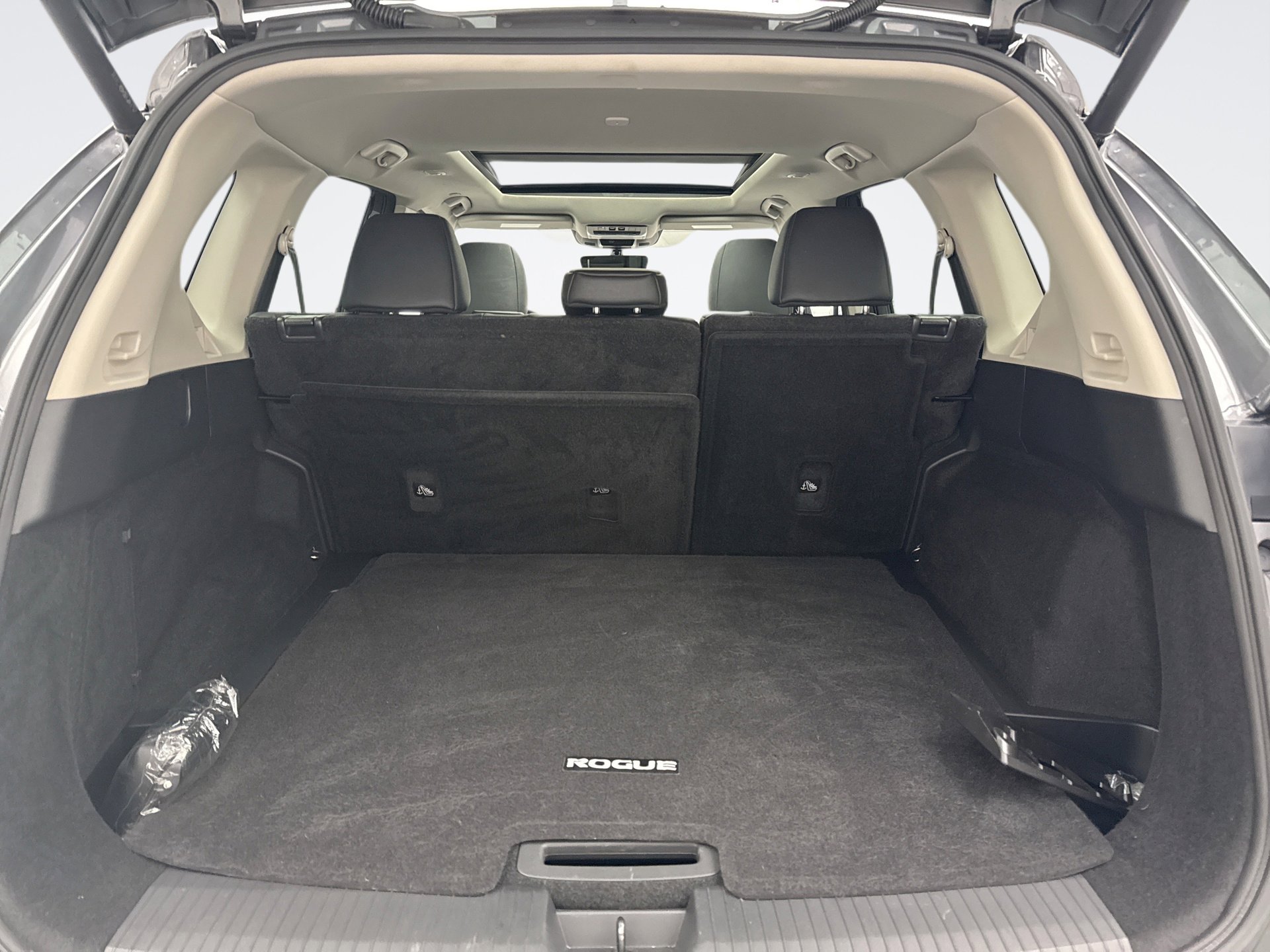 Used 2023 Nissan Rogue SV w/ SV Premium B Package AWD/4WD image 19