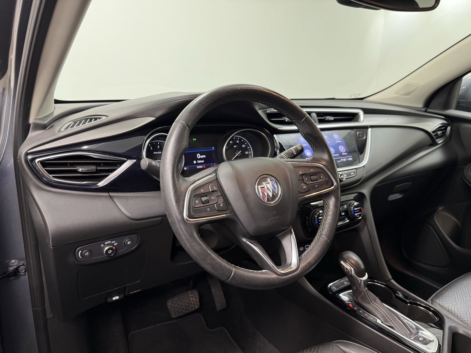 Used 2022 Buick Encore GX Essence image 16