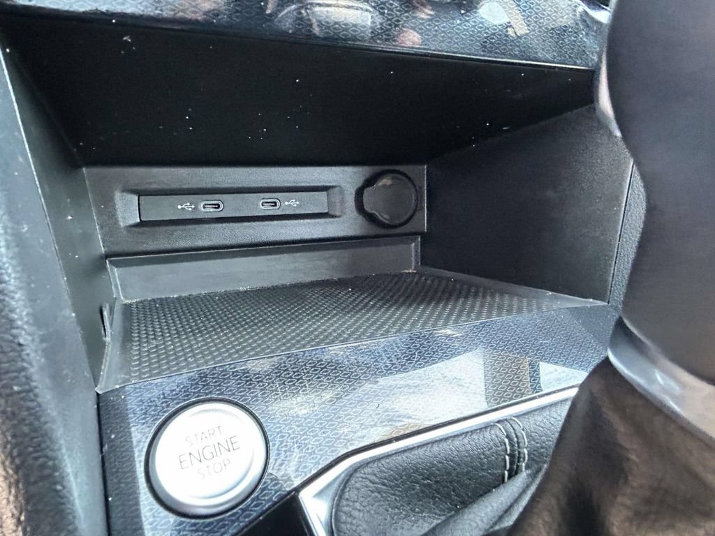 Used 2025 Volkswagen Taos S FWD image 18