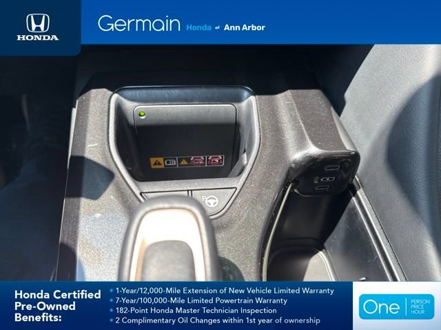 Used 2024 Toyota Crown Platinum AWD/4WD image 28