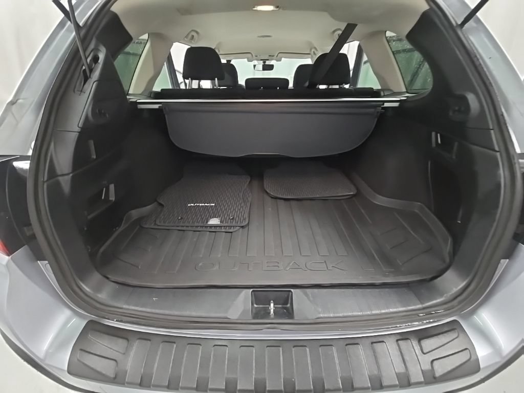 Used 2018 Subaru Outback 2.5i Premium AWD/4WD image 18