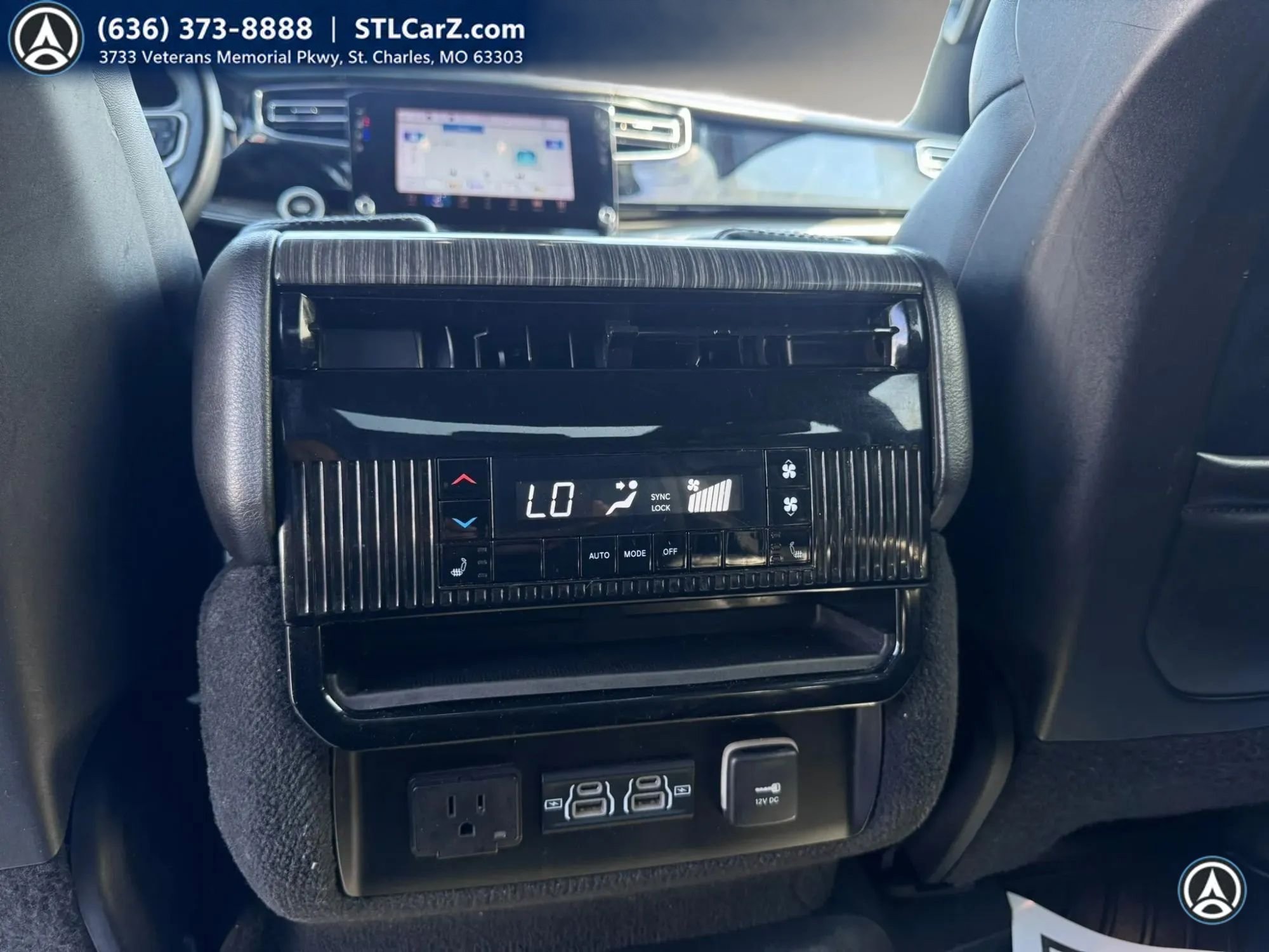 Used 2022 Jeep Wagoneer Series III w/ Premium Group I AWD/4WD image 18